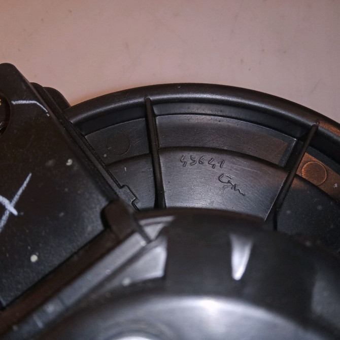 Ventilateur de chauffage occasion TOYOTA AVENSIS II phase 1 05-2003->08-2006 115 D-4D 8710302080 3