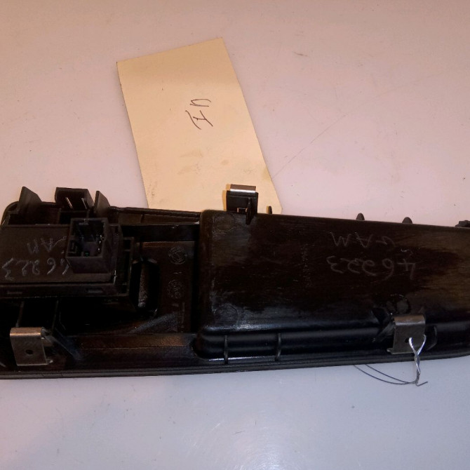 Commande lève-glace porte avant droite occasion FIAT GRANDE PUNTO III Phase 1 09-2005->12-2013 1.3 DT MULTIJET 16v 75ch 735471508 2