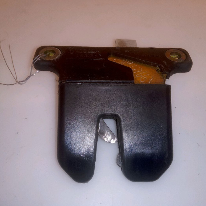 Serrure coffre arrière occasion VOLKSWAGEN PASSAT IV Phase 1 10-1996->10-2000 1.9 TDI 90ch 3B5827505M 2