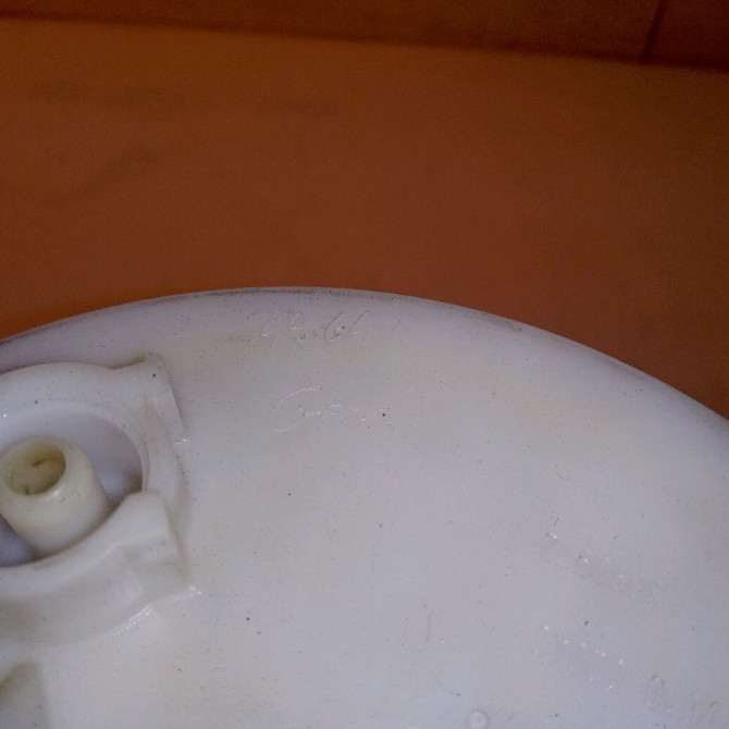 Jauge a carburant occasion TOYOTA AVENSIS II phase 1 05-2003->08-2006 115 D-4D 8332002040 3