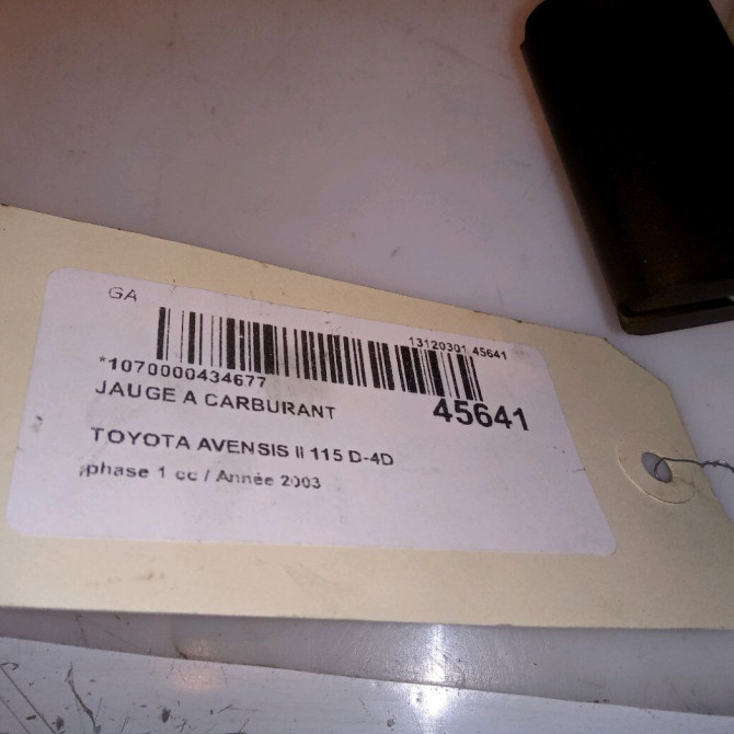 Jauge a carburant occasion TOYOTA AVENSIS II phase 1 05-2003->08-2006 115 D-4D 8332002040 4