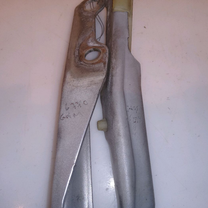 Compas d capot occasion TOYOTA YARIS I Phase 1 04-1999->03-2003 534100D010 3