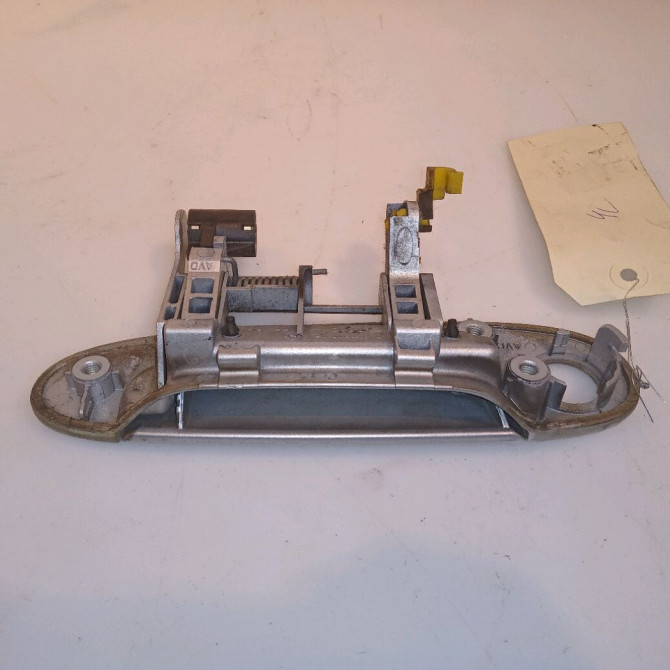 Poignee ext porte avd occasion TOYOTA YARIS I Phase 1 04-1999->03-2003 692100D901 2