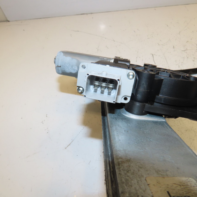 Mecanisme + moteur lève-glace avant droit occasion OPEL CORSA IV Phase 2 01-2011->03-2015 1.0i 65ch 39161990 3