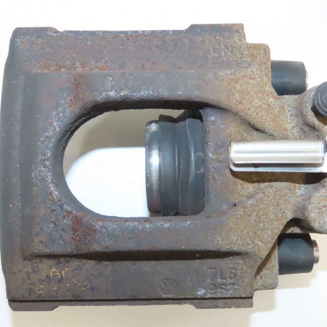 Etrier de frein arrière droit occasion VOLKSWAGEN TOUAREG I Phase 1 11-2002->12-2006 2.5 TDI 175ch 7L6615424 4