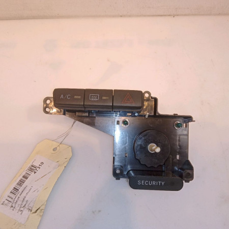 Bouton de warning occasion TOYOTA YARIS I Phase 1 04-1999->03-2003