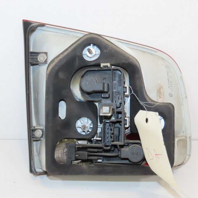 Feu arrière intérieur droit occasion VOLKSWAGEN TOUAREG I Phase 1 11-2002->12-2006 2.5 TDI 175ch 7L6945094R 2