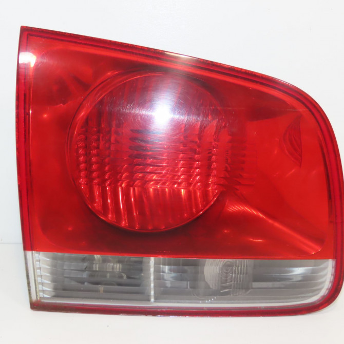 Feu arrière interieur gauche occasion VOLKSWAGEN TOUAREG I Phase 1 11-2002->12-2006 2.5 TDI 175ch 7L6945093R 1