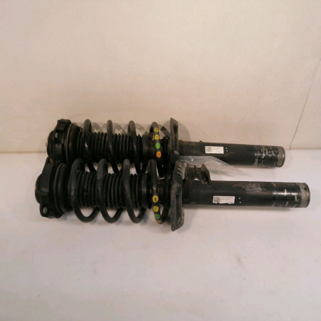 Amortisseur avant droit occasion VOLKSWAGEN PASSAT VI Phase 1 04-1995->04-1999 2.0 TDI 136ch 3AA413031M