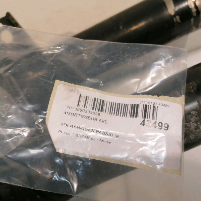 Amortisseur avant droit occasion VOLKSWAGEN PASSAT VI Phase 1 04-1995->04-1999 2.0 TDI 136ch 3AA413031M 3