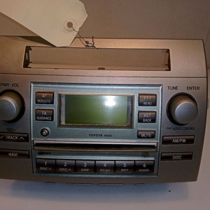 Autoradio occasion TOYOTA COROLLA VERSO II Phase 1 05-2004->06-2007 136 D-4D 861200F010 1