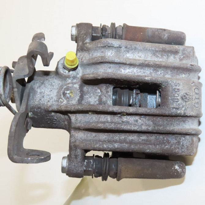 Etrier de frein arrière droit occasion AUDI A4 II Phase 2 09-2004->04-2008 1.9 TDI 115ch 8E0615424G 4