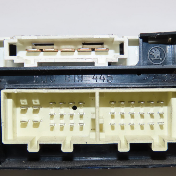 Commande de chauffage occasion SEAT IBIZA III Phase 2 03-2006->06-2009 1.9 TDI 100ch 6L0820045CNEE 3