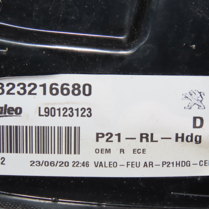 Feu arrière droit occasion  9823216680 4