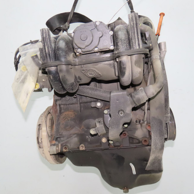 Moteur essence occasion VOLKSWAGEN POLO III Phase 1 10-1994->11-1999 1.6 32100098EX 4