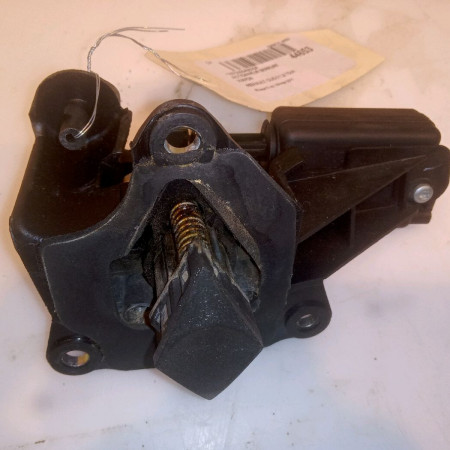 Actionneur serrure hayon occasion RENAULT CLIO II Phase 2 06-2001->07-2006 1.2i 75ch 7701039565