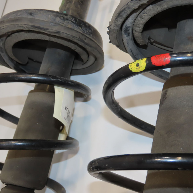 Amortisseur avant droit occasion MITSUBISHI PAJERO III Phase 2 02-2003->12-2006 MR554292 5