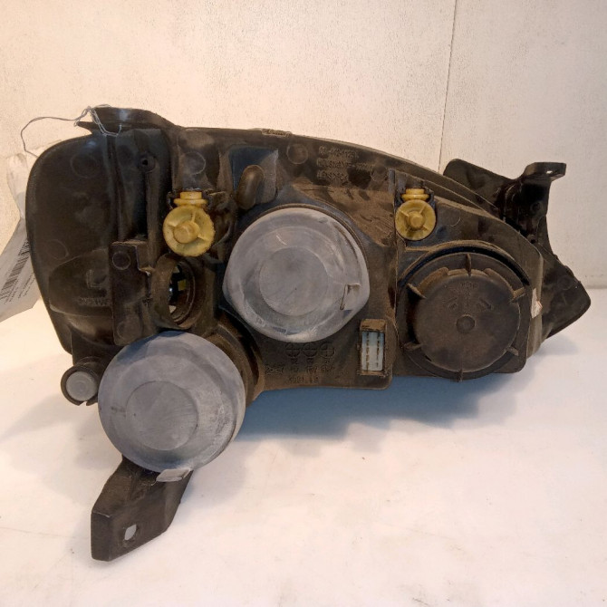 Phare gauche occasion OPEL CORSA III Phase 2 08-2003->09-2006 1.3 CDTI 93188581 2