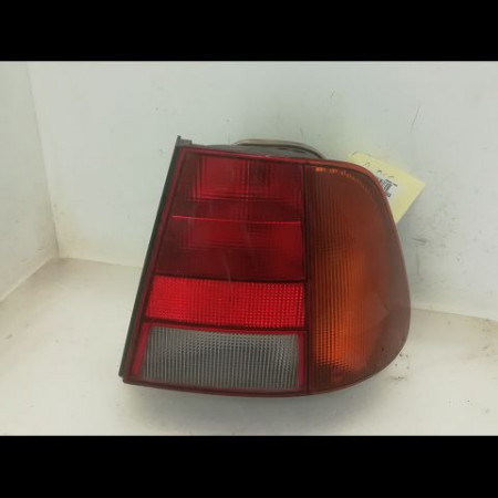 Feu arrière droit occasion VOLKSWAGEN POLO IV Phase 1 01-2002->05-2005