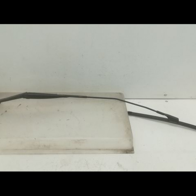 Bras essuie-glace avant droit occasion RENAULT CAPTUR Phase 1 02-2013->... 0.9 90 ch 288812161R 1