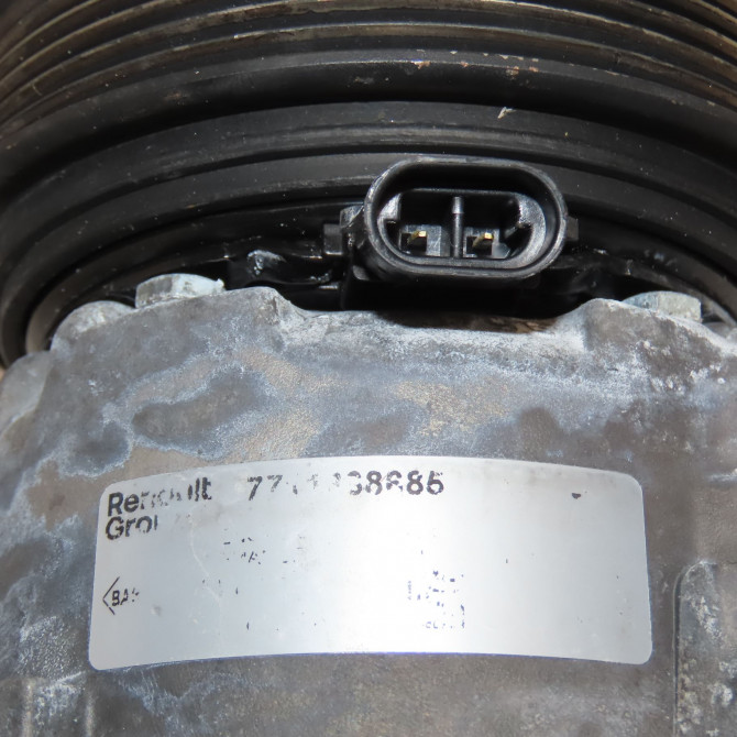 Compresseur air conditionne occasion RENAULT SCENIC II Phase 1 03-2004->09-2006 1.6i 16v 8200940837 5