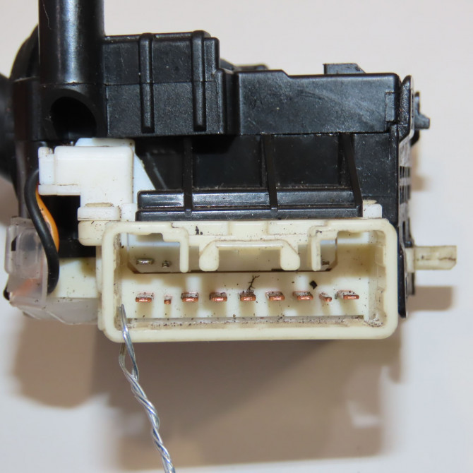 Commande clignotant occasion SUZUKI SWIFT III Phase 1 03-2005->09-2011 1.3 DDIS 70ch 3721062JA1 3