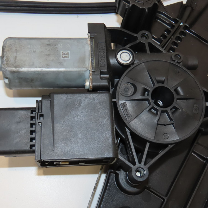 Mecanisme+moteur leve-glace avg occasion PEUGEOT 5008 II Phase 1 10-2016->... 9840196980 3