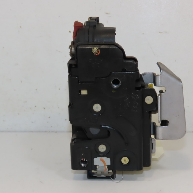 Serrure porte avd occasion AUDI A4 II Phase 1 01-2001->11-2004 1.9 TDi 130ch 8E1837016C 3