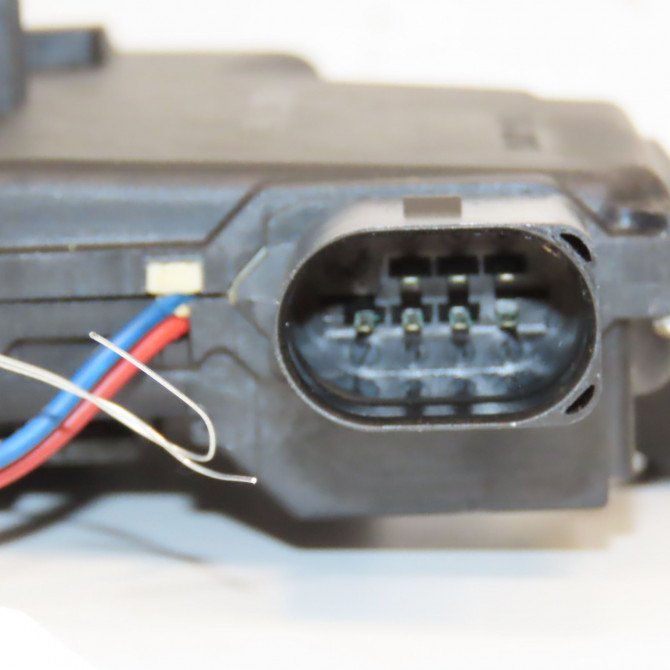 Serrure porte avd occasion AUDI A4 II Phase 1 01-2001->11-2004 1.9 TDi 130ch 8E1837016C 4