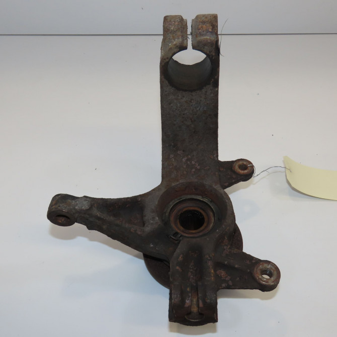 Moyeu avg occasion RENAULT MEGANE II Phase 1 09-2003->12-2005 1.6 16v 7701207677 2