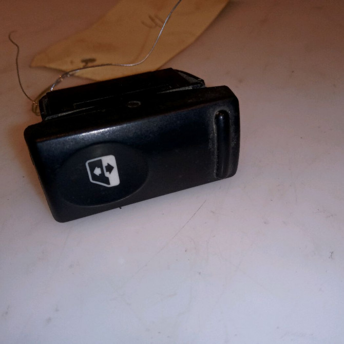 Commande lève-glace porte avant droite occasion RENAULT MASTER II Phase 1 09-1997->11-2003 2.8 DTI 115ch 1