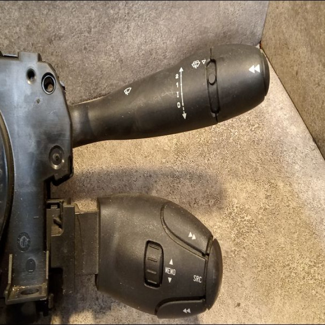 Bloc commodos occasion CITROEN C3 PLURIEL I Phase 1 04-2003->09-2008 1.4 HDi 98069810XT 2