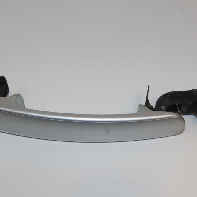 Poignee ext porte avg occasion VOLKSWAGEN POLO IV Phase 2 05-2005->09-2009 1.2i 65ch 3B0837207F3FZ 1