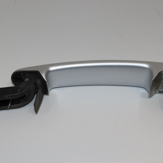 Poignee ext porte avg occasion VOLKSWAGEN POLO IV Phase 2 05-2005->09-2009 1.2i 65ch 3B0837207F3FZ 2
