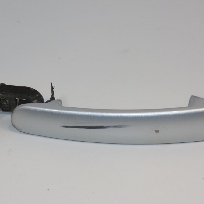 Poignee ext porte ard occasion VOLKSWAGEN POLO IV Phase 2 05-2005->09-2009 1.2i 65ch 3B0837207F3FZ 1