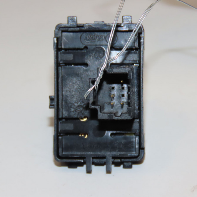 Commande lève-glace porte avant droite occasion RENAULT MEGANE III Phase 1 04-1995->04-1999 1.5 DCI 110ch 2