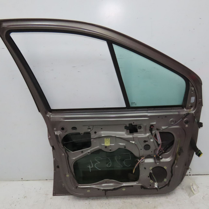 Porte avant gauche occasion RENAULT SCENIC I Phase 2 08-1999->06-2003 1.6i 107ch 7751474575 2