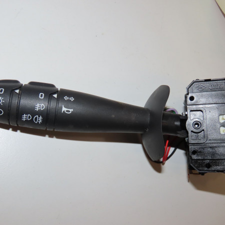Commande clignotant occasion RENAULT TWINGO II Phase 1 06-2007->11-2011 1.2i 16v 75ch 7701072110