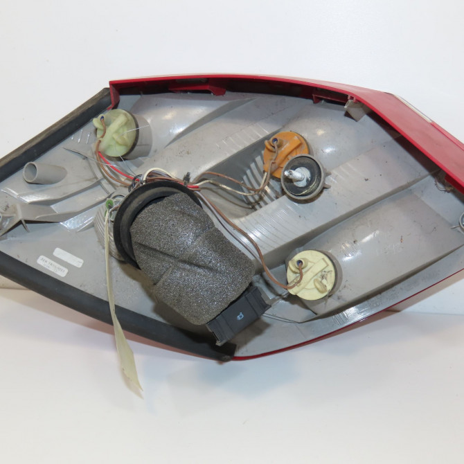 Feu arrière droit occasion SKODA FABIA II Phase 2 03-2010->12-2014 1.6 TDI 90ch 5J6945112 2