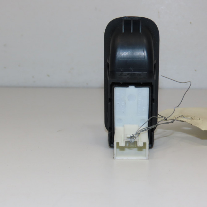 Commande leve-glace porte arrière gauche occasion SKODA FABIA II Phase 2 03-2010->12-2014 1.6 TDI 90ch 2