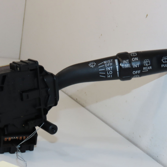 Commande essuie glace occasion TOYOTA COROLLA VERSO II phase 2 06-2007->05-2009 2.2D 136ch 8465205150 1