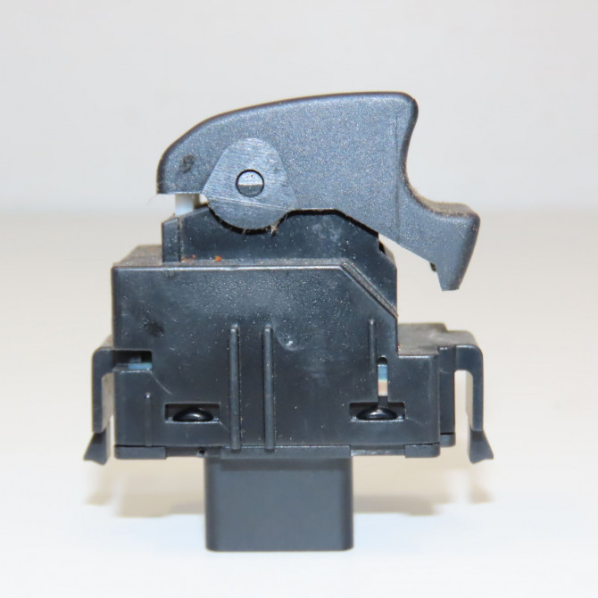 Commande lève-glace porte avant droite occasion TOYOTA COROLLA VERSO II phase 2 06-2007->05-2009 2.2D 136ch 848100F010 3