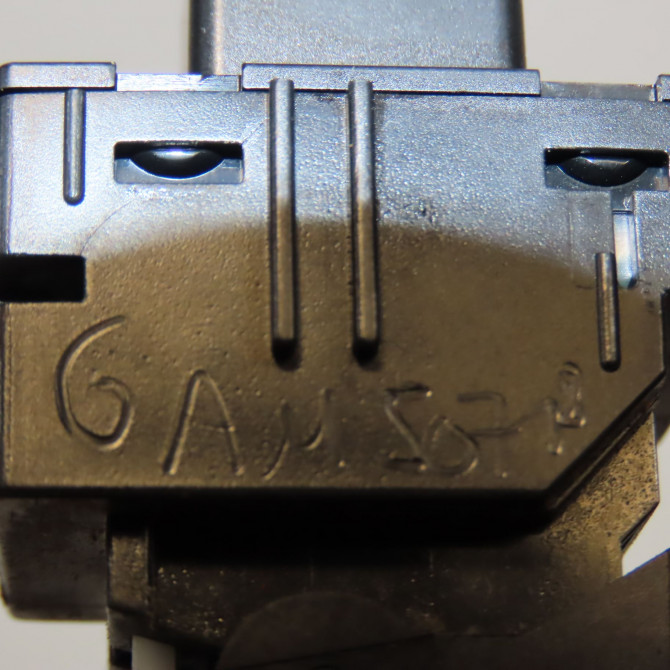 Commande lève-glace porte avant droite occasion TOYOTA COROLLA VERSO II phase 2 06-2007->05-2009 2.2D 136ch 848100F010 7