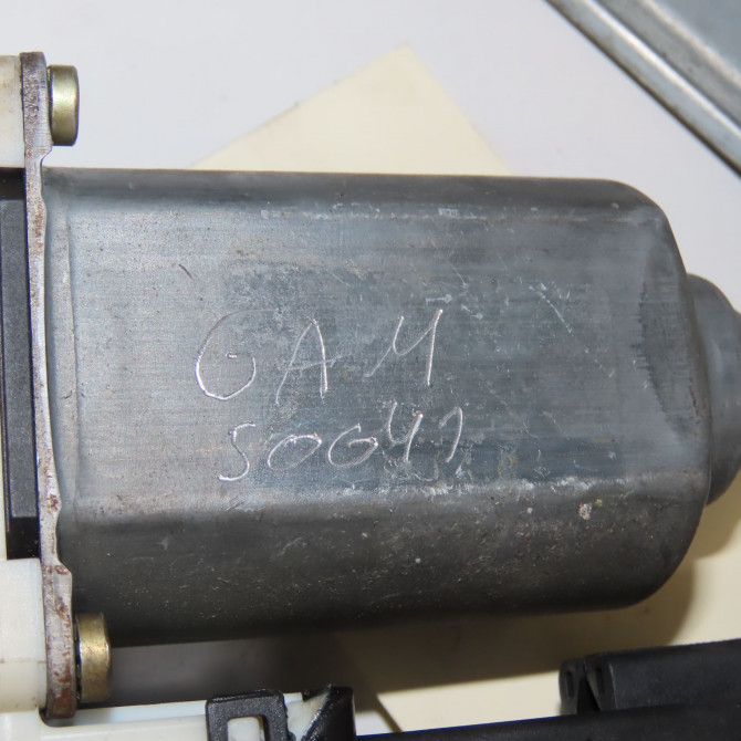 Mecanisme + moteur lève-glace avant droit occasion VOLKSWAGEN GOLF IV GOLF IV Phase 1 1998-01-01->2005-06-30 1.9 TDI 130ch 1J4837462H 4