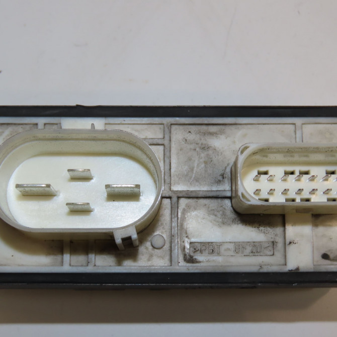 Boitier de préchauffage occasion VOLKSWAGEN GOLF IV GOLF IV Phase 1 1998-01-01->2005-06-30 1.9 TDI 130ch 2