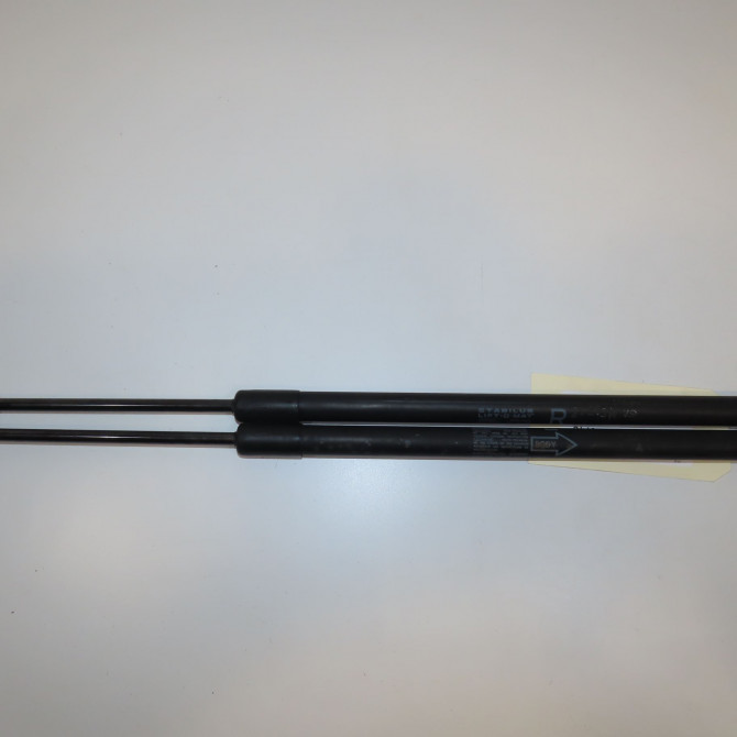 Verin droit hayon occasion TOYOTA COROLLA VERSO II phase 2 06-2007->05-2009 2.2D 136ch 689500F012 1