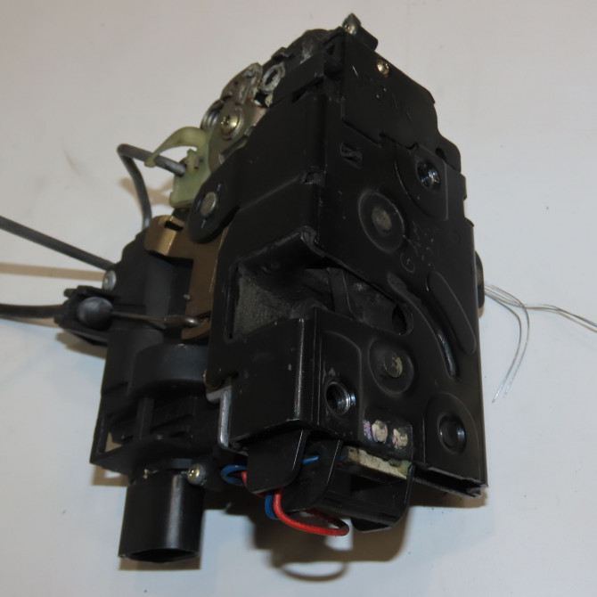 Serrure porte avd occasion VOLKSWAGEN GOLF IV GOLF IV Phase 1 1998-01-01->2005-06-30 1.9 TDI 130ch 6X1837014C 2