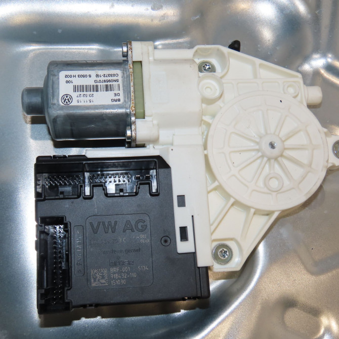 Mecanisme+moteur leve-glace avg occasion VOLKSWAGEN TIGUAN I TIGUAN I Phase 2 2011-04-01->2016-12-31 2.0 TDI 140ch 5N0837461 3