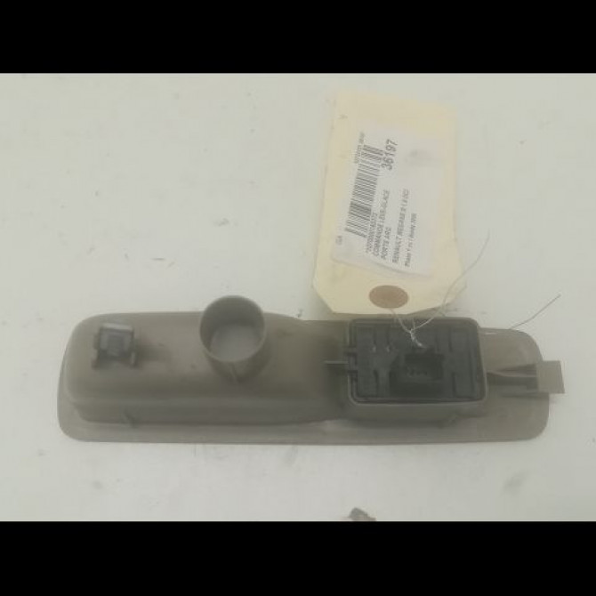 Commande leve-glace porte arrière gauche occasion RENAULT MEGANE III Phase 1 11-2008->01-2012 1.9 DCI 130ch 2