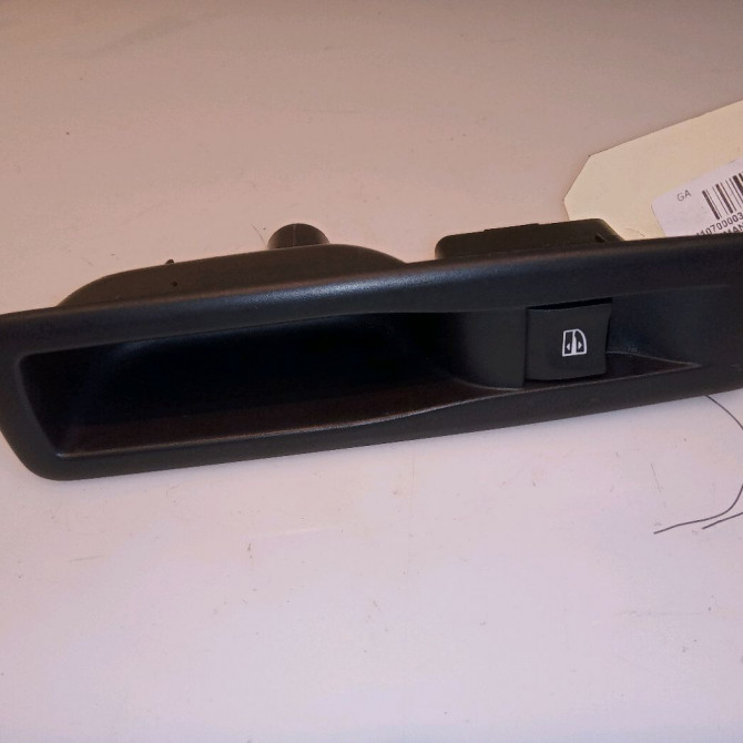 Commande leve-glace porte arrière gauche occasion RENAULT MEGANE III Phase 1 11-2008->01-2012 1.6i 16v 110ch 1